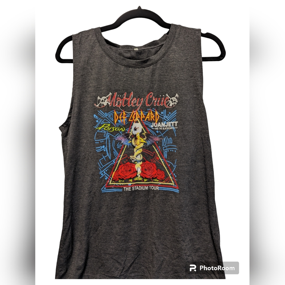 STADIUM TOUR 2022 MUSCLE TANK / women's size medium